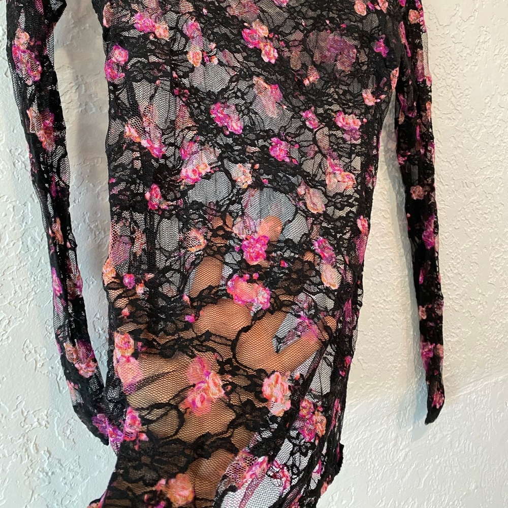 Top 🔸 - Picture 2 of 4